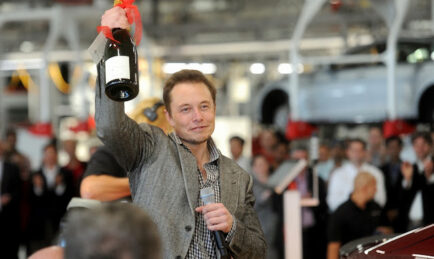 Tesla S Gets 2 Thumbs Up From Its Owners!