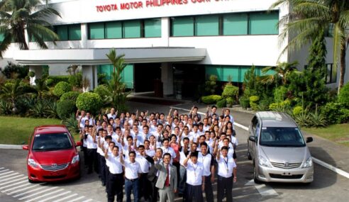Philippine Auto Industry Sells 212 281 Vehicles in 2013