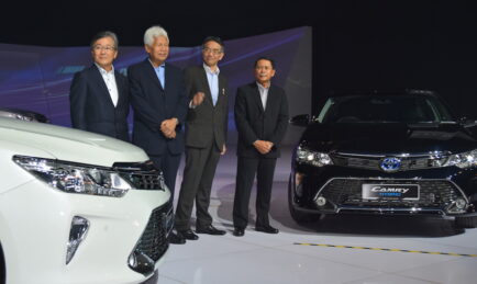 Toyota sees slump coming