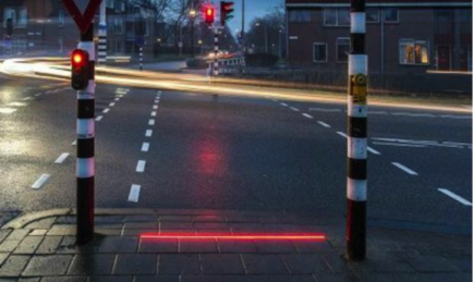 Smartphone Zombies get Pavement Traffic Lights