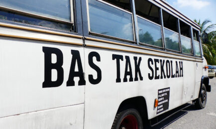 Bolehkah anda teka apa guna Bas Tak Sekolah ini?