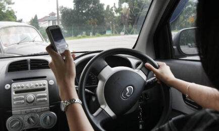 Motorists Using Handphone will be Fined RM300, says Malaysia’s Transport Minister. Isn’t this already a thing?