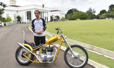 President Jokowi buys a Customised Royal Enfield Bullet