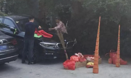 Man Burns Incense for Good Luck but Bids His BMW Good Bye After It Went Up In Smoke