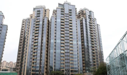 Parking Space in Hong Kong Sells For US$760,000 – Sets New Record for Most Expensive PSF