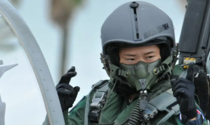 Japan’s First Female Fighter Pilot Inspired by Top Gun