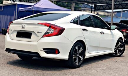 Testing out the Honda Civic (FC) 1.5 VTEC Turbo at MJN Motors, Malaysia