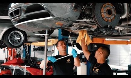 Here’s How You Give the Bugatti Veyron an Oil Change. Make Sure You Have Enough Dough