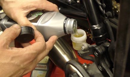 Maintenance Tips for Motorcycle Brakes (Part 1): Brake Fluid
