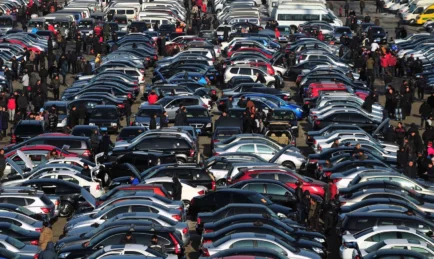 It’s Doom and Gloom as Chinese Car Market Contracts