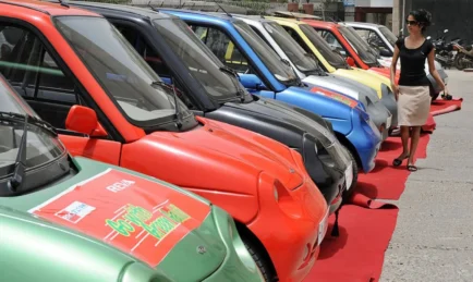 India Wants Ride-Hailing Services to Go Electric