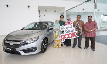Seorang Lelaki Dah Menang Sebuah Honda Civic. Mungkin Anda Boleh Menang Lagi 8 Kereta Honda?