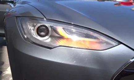 Tesla Patents Automated Turn Signals Because, You Know, Signalling is HARD