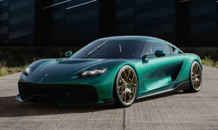 The New Koenigsegg Squeezes 600hp Out of a Small Engine!