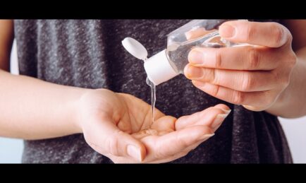 AWAS! Hand Sanitizer Boleh Meletup Jika Ditinggalkan Dalam Kereta Yang Panas