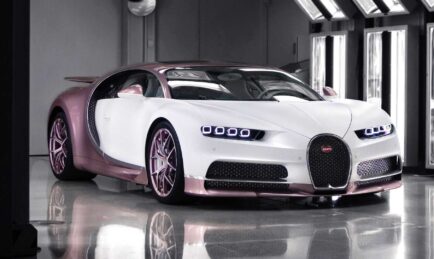Suami Hadiahkan Isteri Kereta Bugatti Chiron Pink Bernilai RM12.89 Juta
