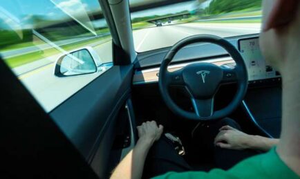 Tesla Admits Self-Driving Technology Not Capable of Autonomous Driving