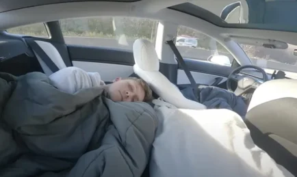 Tik Toker Sleeps in “Autopiloted” Tesla and Shares Incriminating Video Online