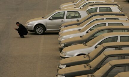 Chinese City Bans Dirty Cars, Urges Owners to Wash Their Vehicles