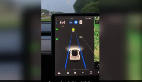 Tesla’s Autopilot Thought the Moon was a Yellow Traffic Light