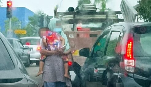 Selepas Mangga Asam Boi, Kini Pengemis Pula Bermaharajalela Di Lampu Isyarat?