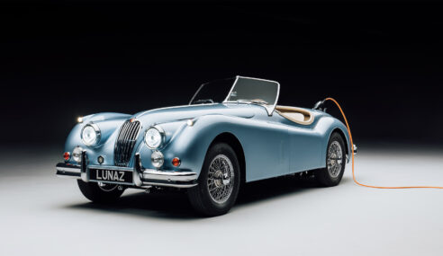 David Beckham Hadiahkan Anak EV Jaguar XK140 Oleh Lunaz Sebagai Hadiah Kahwin