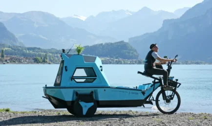 The Z-Triton 2.0 is Camper, Trike and Boat in One