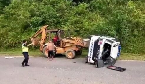 Bila Abang Jengkaut Naik Angin, Hancur Kenderaan JPJ Dikerjakan