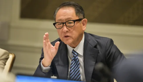 Toyota CEO: “Matatagalan pa ang Electric Vehicles Kaysa sa Nakikita Natin sa Media.”