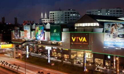 Pusat Beli-Belah Kereta Terbaharu Di Malaysia? Memang ‘Rare’ Sangat Konsep Mall Ini.