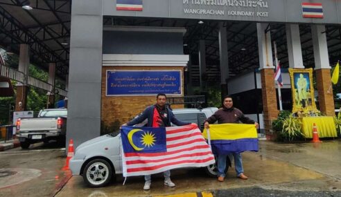 2 Lelaki Hebat Ini Pandu Kancil 660cc Dari Perlis Ke China