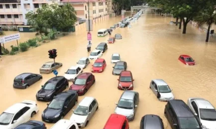 5 CARA MENGESAN KERETA PERNAH TENGGELAM BANJIR