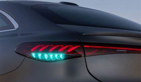Mercedes Benz adds new light to show when car is on autopilot