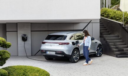 Mercedes-Benz Pulls the Plug on All-EV Fleet by 2030