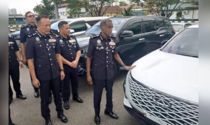 GENG JB MAMPU CURI KERETA MEWAH DALAM HANYA 30 SAAT