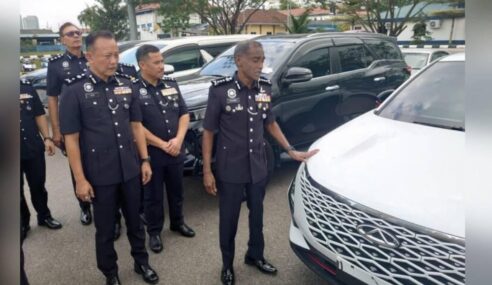 GENG JB MAMPU CURI KERETA MEWAH DALAM HANYA 30 SAAT