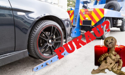 WANITA BERDEPAN CUBAAN TARIK KERETA DI R&R TAPAH. KES PUKAU KE?