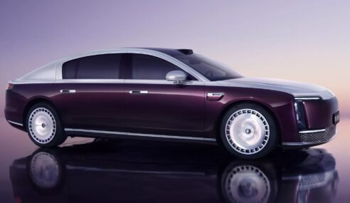 Huawei Revealed the Maextro S800, A Luxury EV That Looks Awfully Familiar