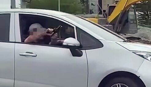 Man Showing Off Fake Gun in Kuching Arrested And Jailed 3 Days