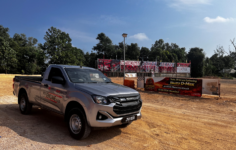 Isuzu D-Max X Jumbo Arena Satukan Komuniti Off-Road di Litar Motorcross Ayer Hitam