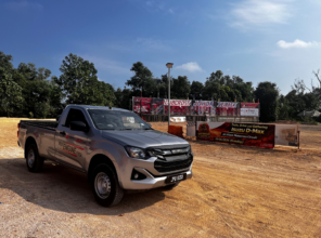 Isuzu D-Max X Jumbo Arena Satukan Komuniti Off-Road di Litar Motorcross Ayer Hitam