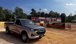 Isuzu D-Max X Jumbo Arena Satukan Komuniti Off-Road di Litar Motorcross Ayer Hitam