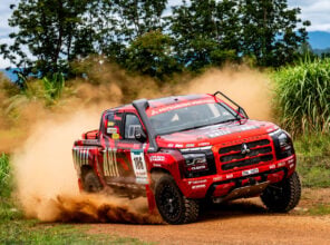 Team Mitsubishi Ralliart Pertahan Gelaran AXCR 2026, Triton Sekali Lagi Jadi Juara