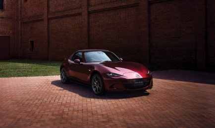 Iconic Mazda MX-5 will retain its ICE engine